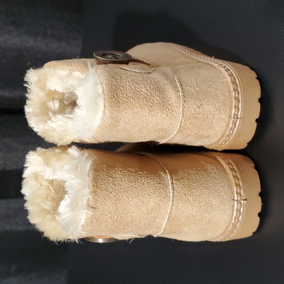 Little Girl's Winter Faux Fur Lightweight Boots - Picture 10 of 14